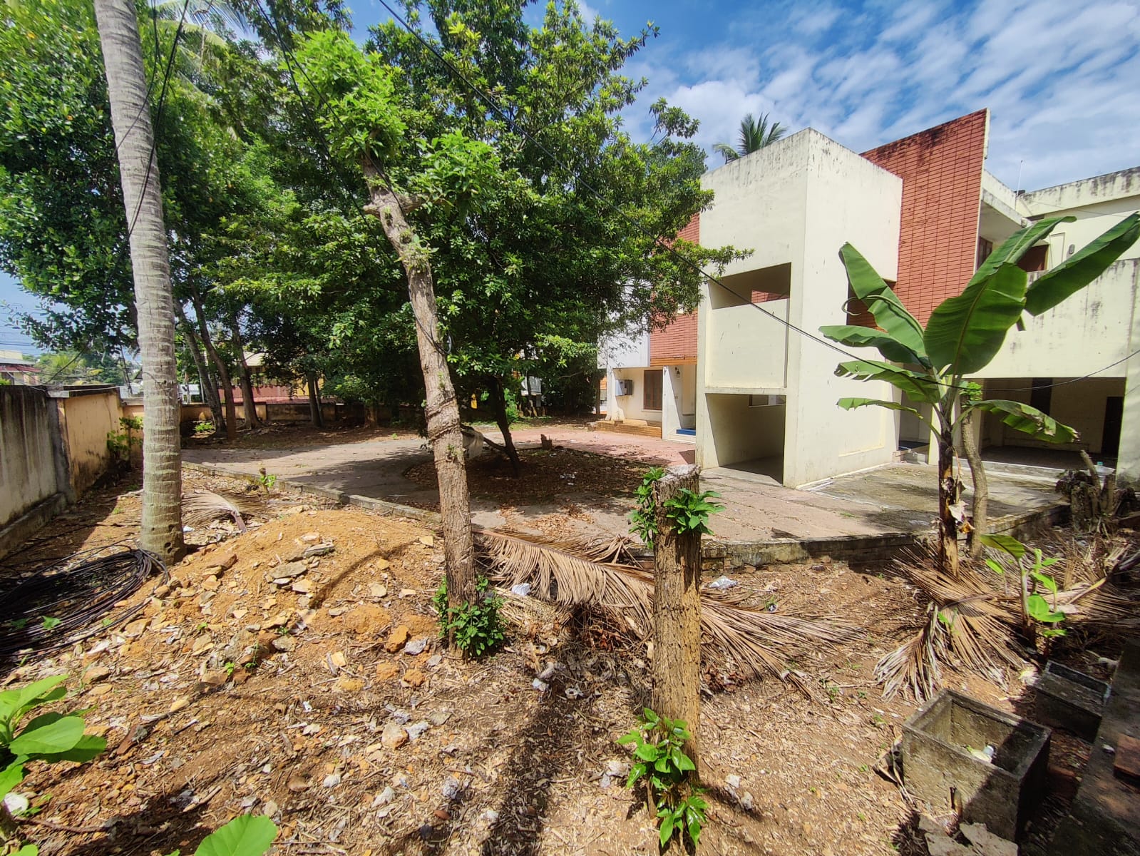 28.5 Cent 5 BHK Residential House for Sale in Chalakuzhy Road, Pattom