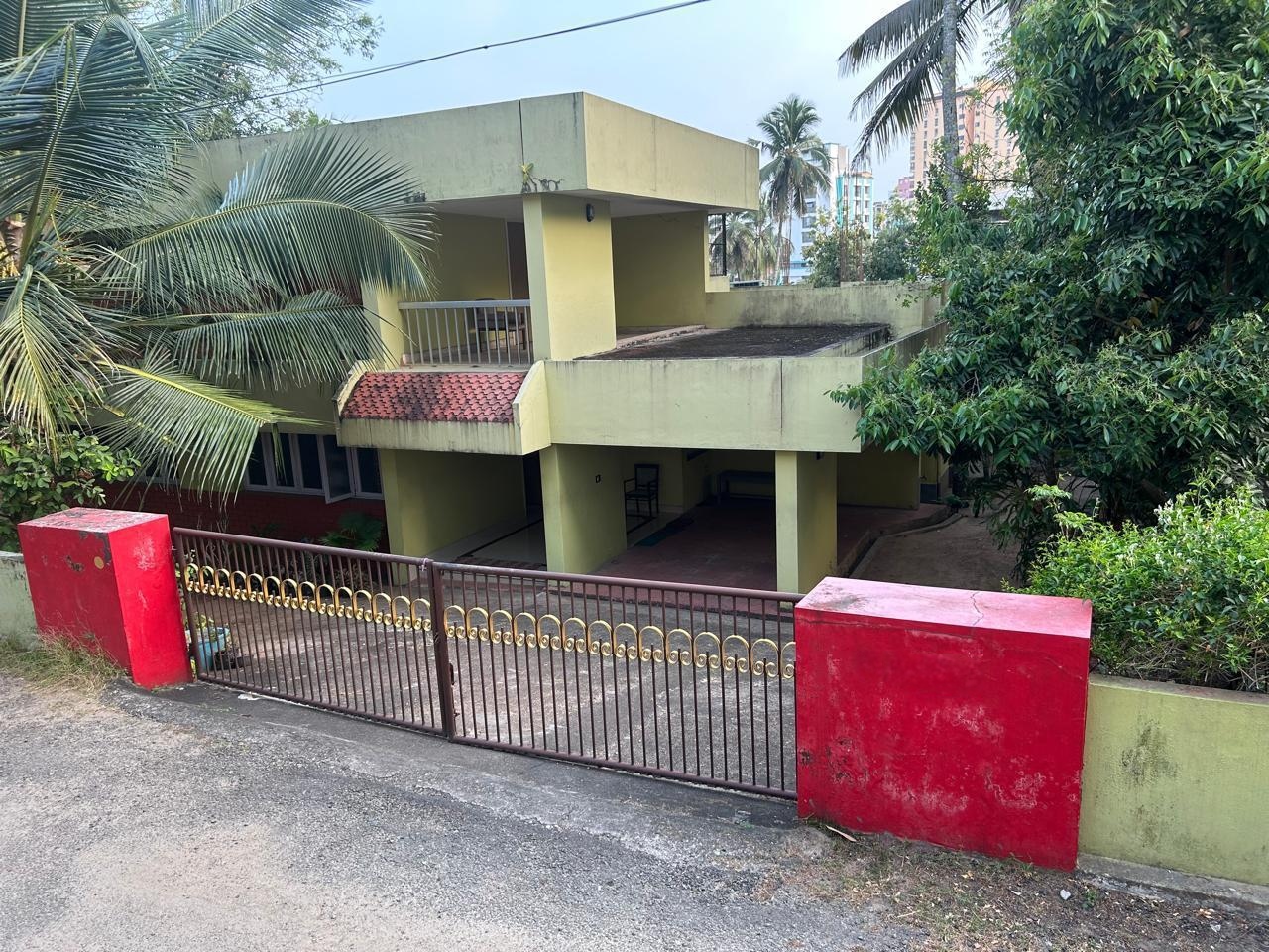 18-Cent Residential House for Sale in Vellayambalam